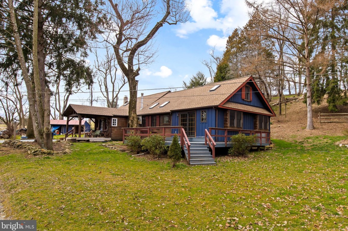 1083 Hopewell Rd, Oxford, PA 19363-4004