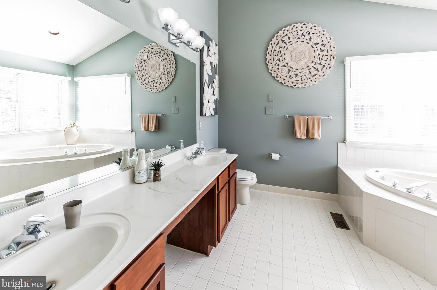 811 Kenmara Dr, West Chester PA 19380-2019 exterior