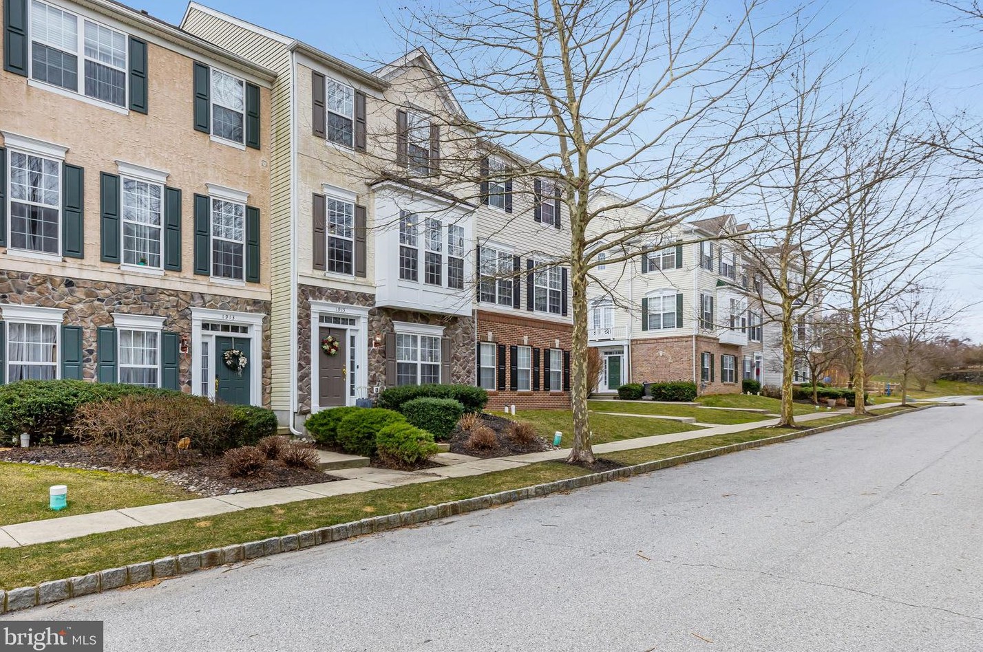 1915 Cavalier Ln, Chester Springs, PA 19425-3872