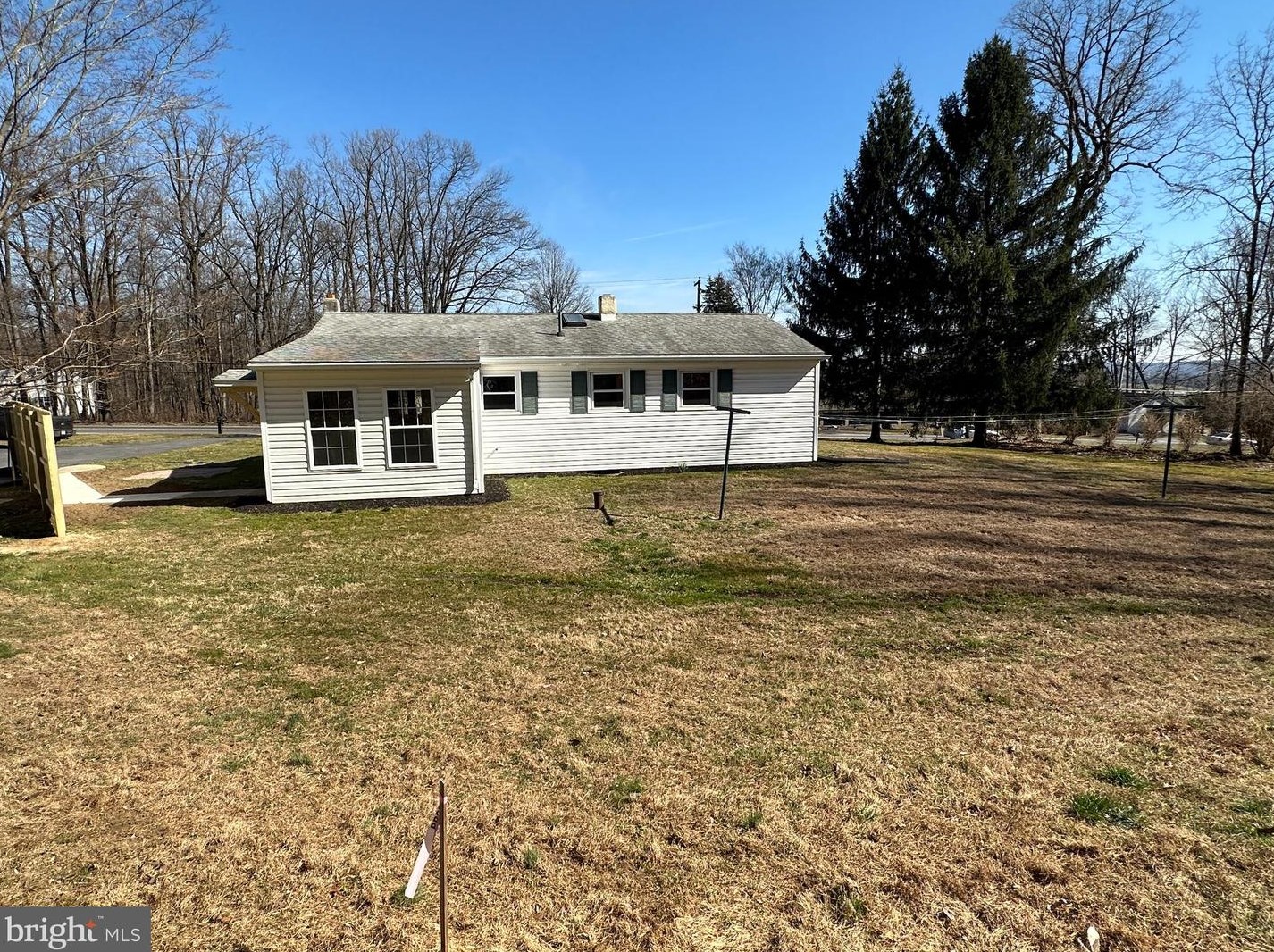 554 Twin County Rd, Honey Brook PA  19344-1323 exterior