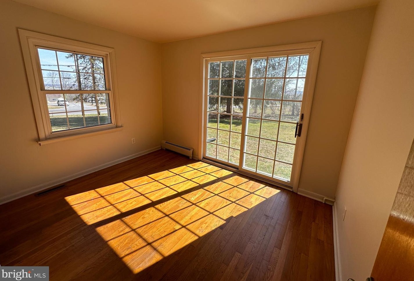 554 Twin County Rd, Honey Brook PA  19344-1323 exterior