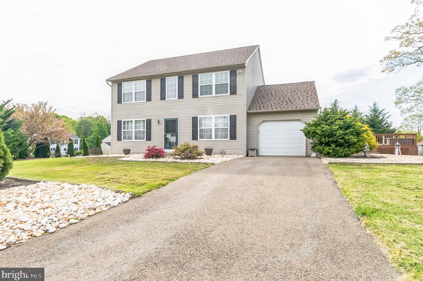 28 Penn Oak Ln, Oxford, PA 19363-1391