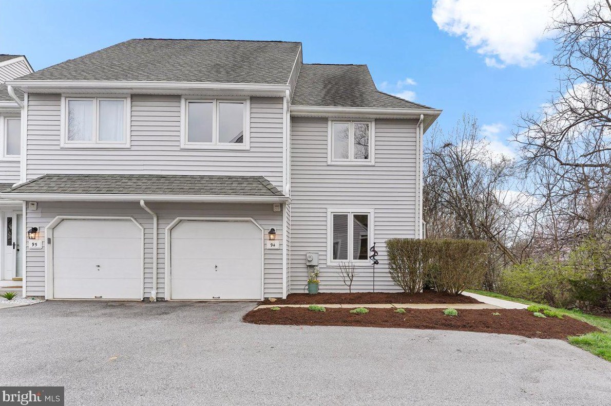 94 W Thomas Ct, Kennett Sq, PA 19348