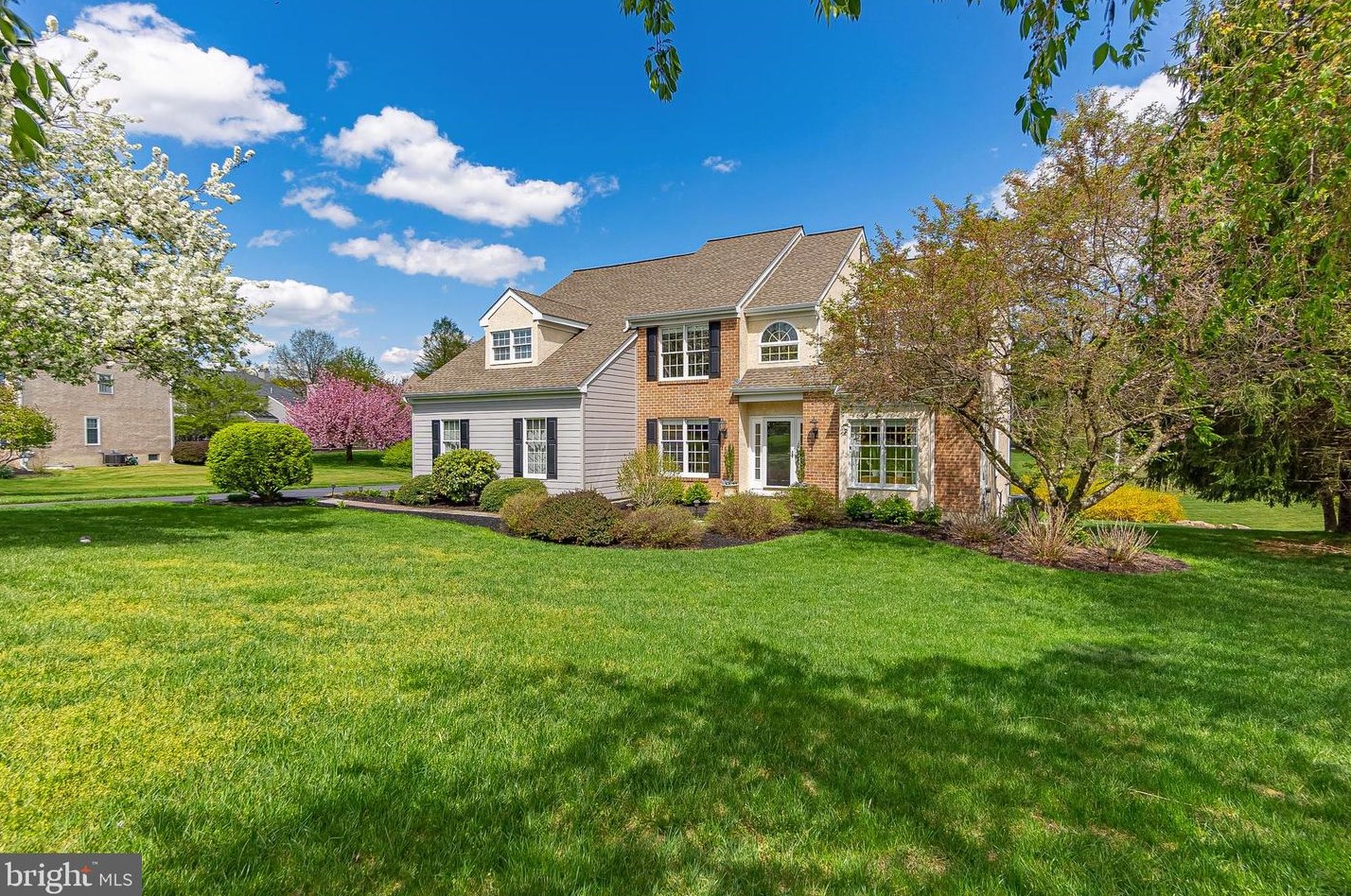 203 Southside Cir, Downingtown, PA 19335