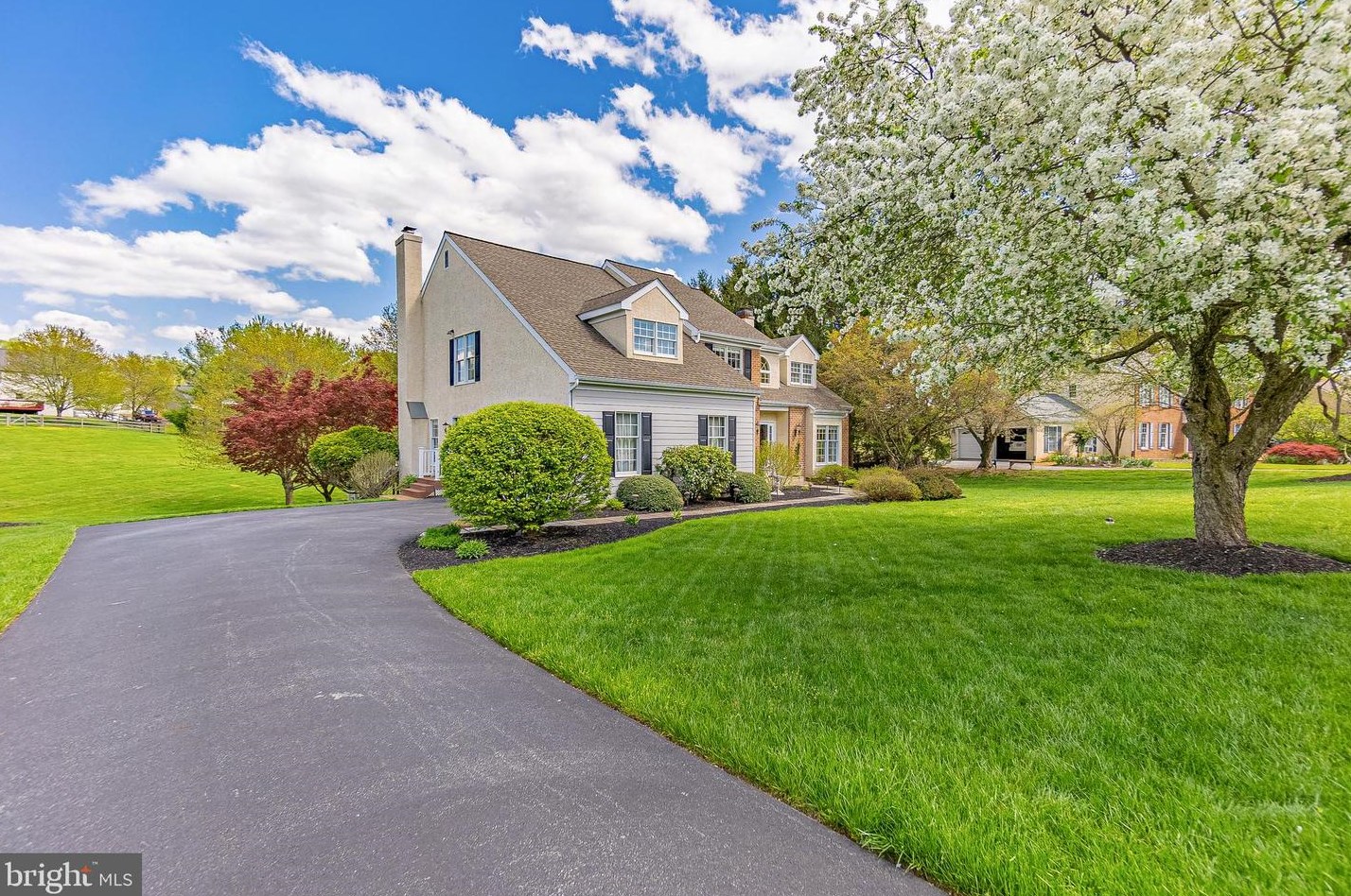 203 Southside Cir, Downingtown PA  19335-4428 exterior