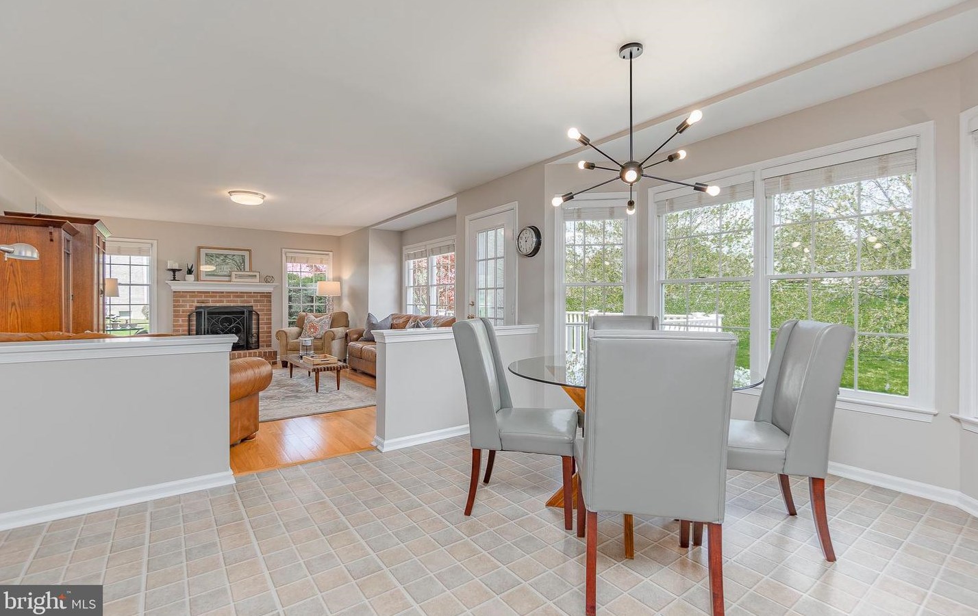 203 Southside Cir, Downingtown PA  19335-4428 exterior