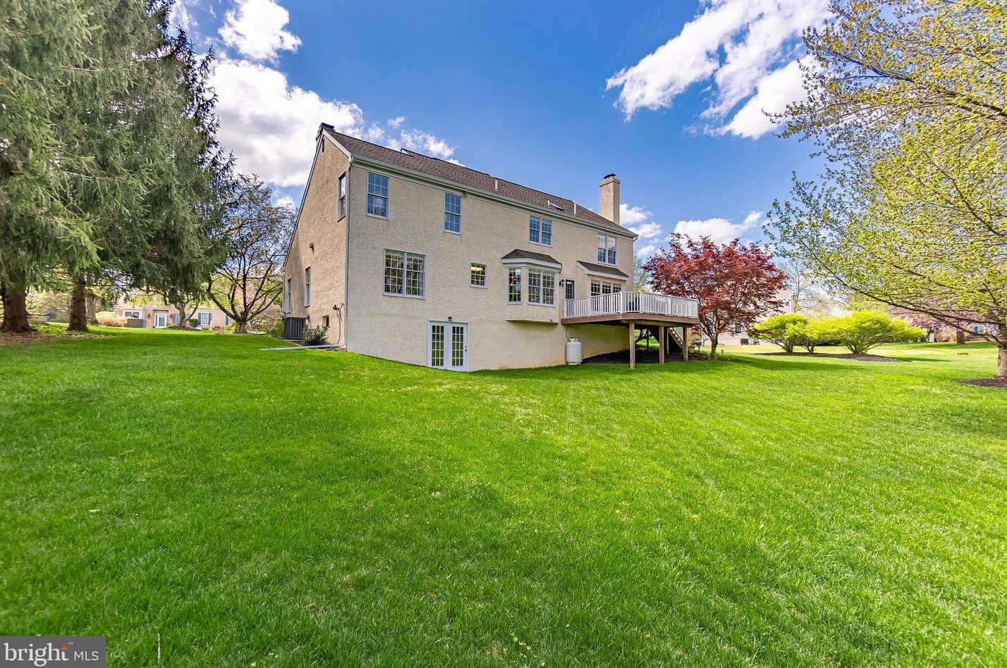 203 Southside Cir, Downingtown PA  19335-4428 exterior