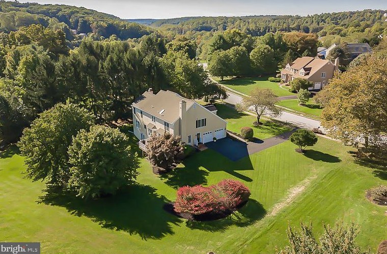 203 Southside Cir, Downingtown PA  19335-4428 exterior