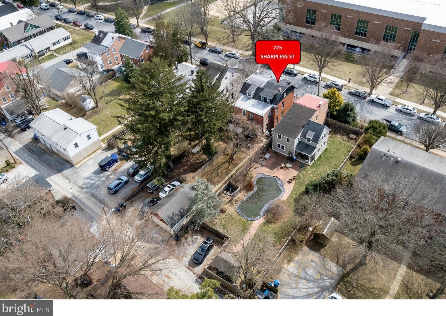 225 Sharpless St, West Chester PA 19382-3621 exterior