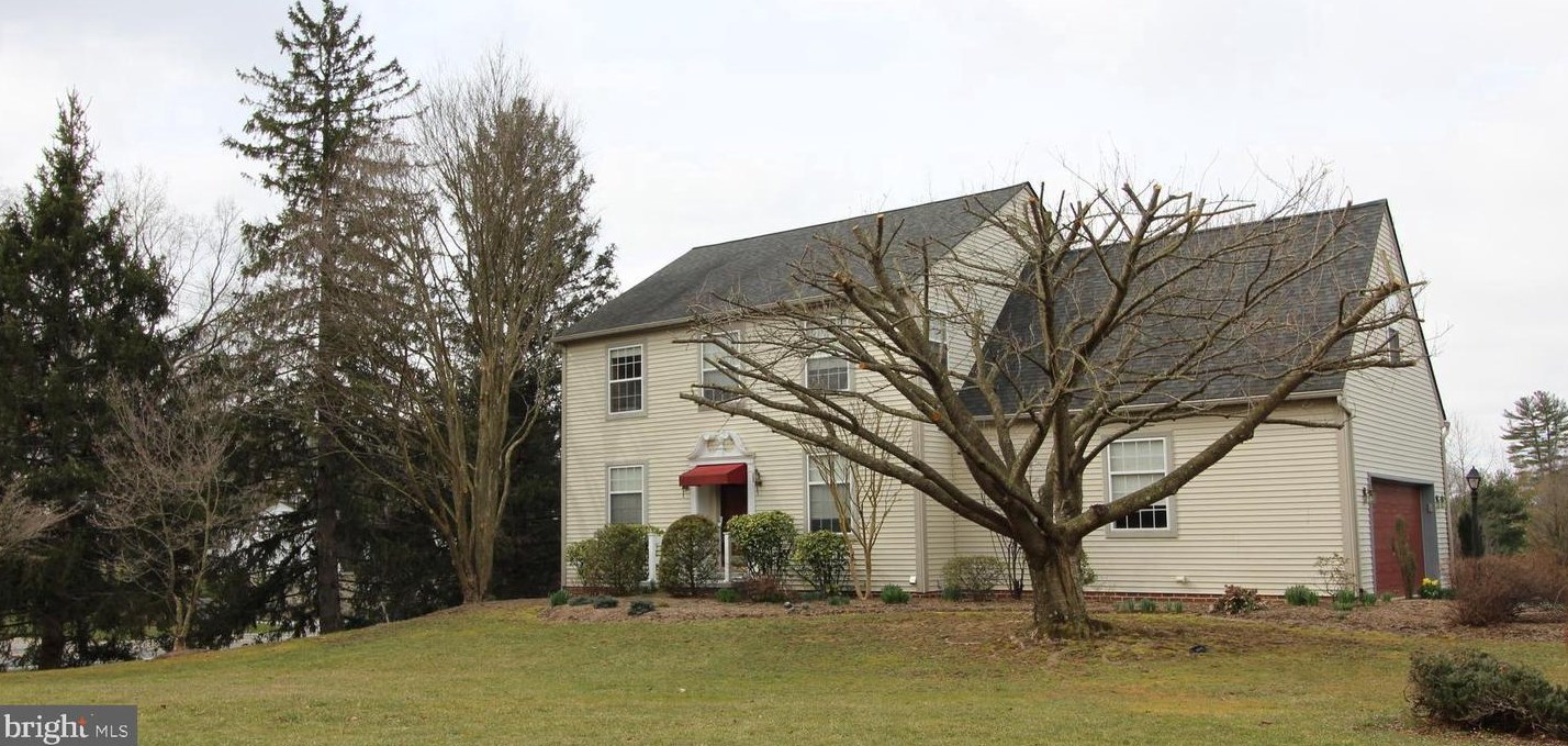 949 Baylowell Dr, West Chester, PA 19380-4377