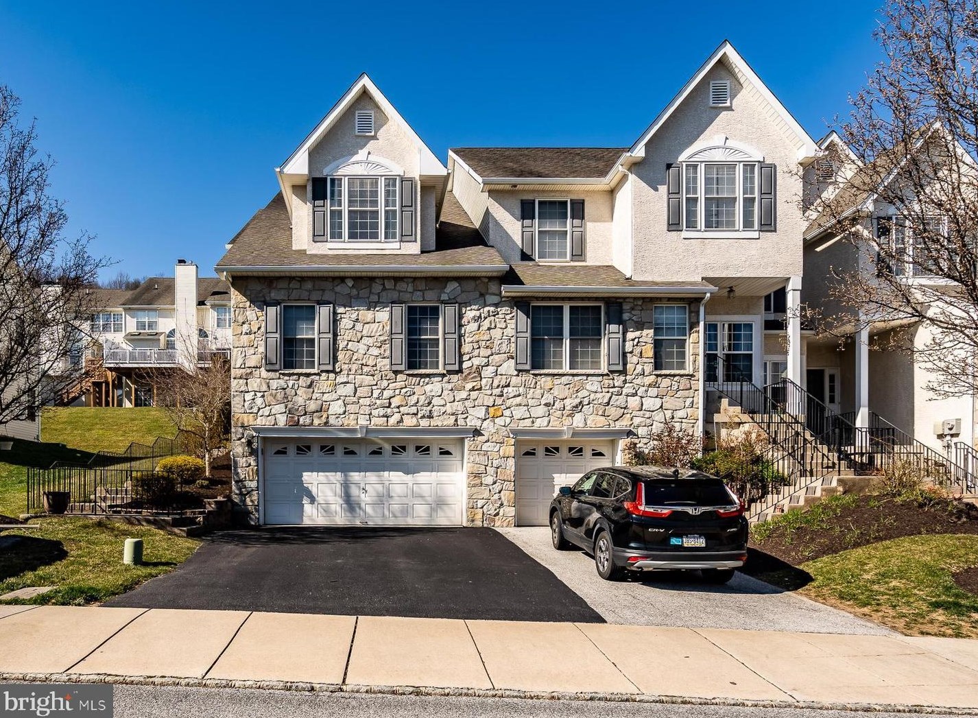 12 Lincoln Dr, Downingtown, PA 19335