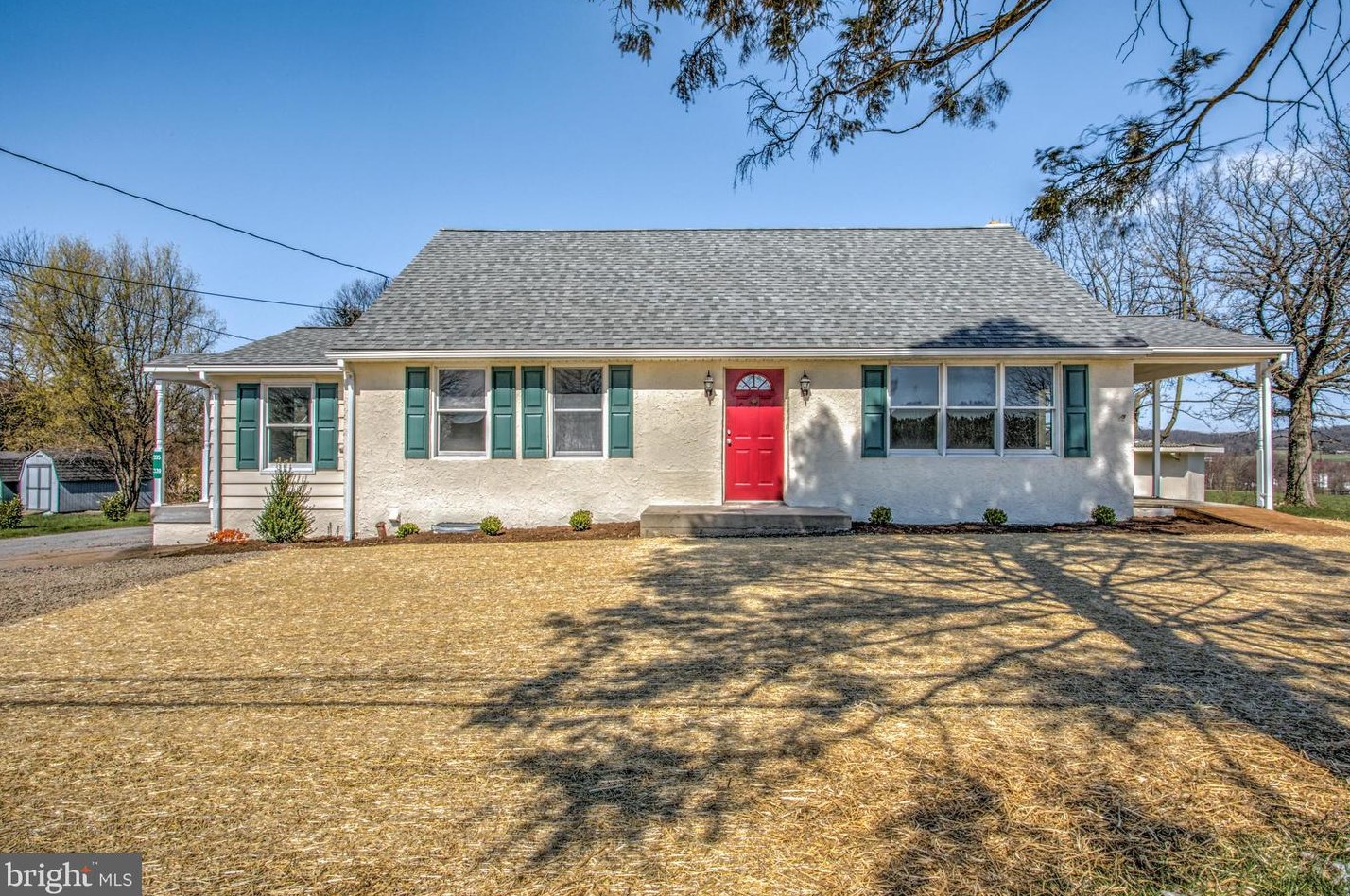 335 339 Maple St, Honey Brook, PA 19344