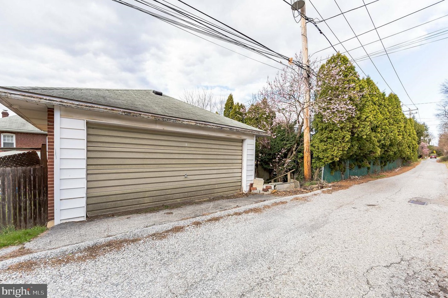 1206 Walnut St, Romansville PA  19320-3812 exterior