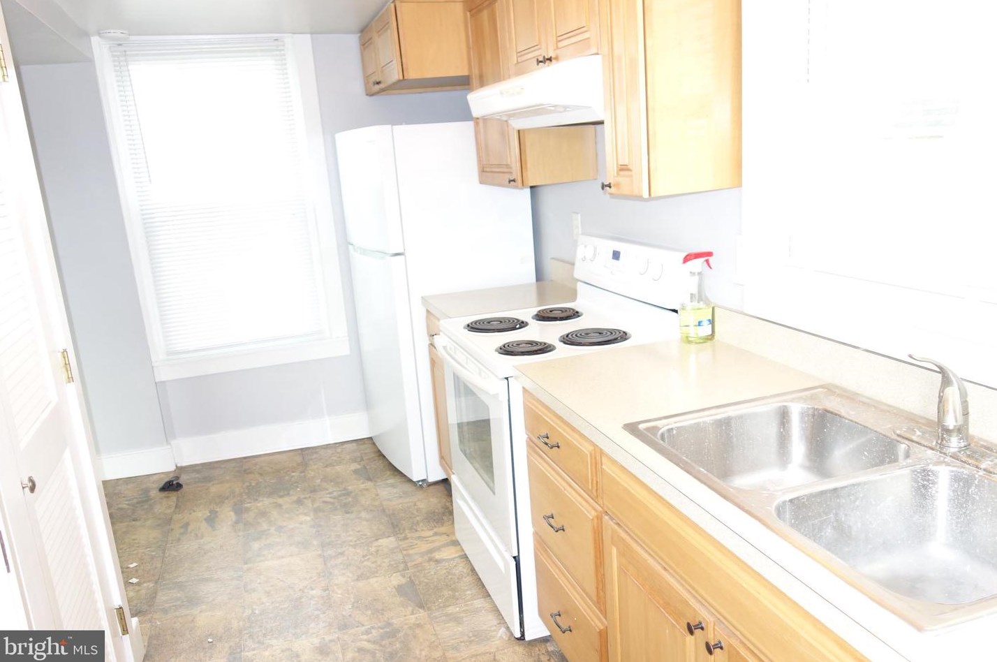 271 3rd St, Oxford PA  19363-1400 exterior