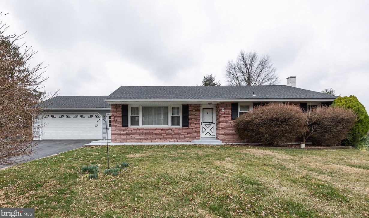 1558 Franklin Dr, Pottstown, PA 19465