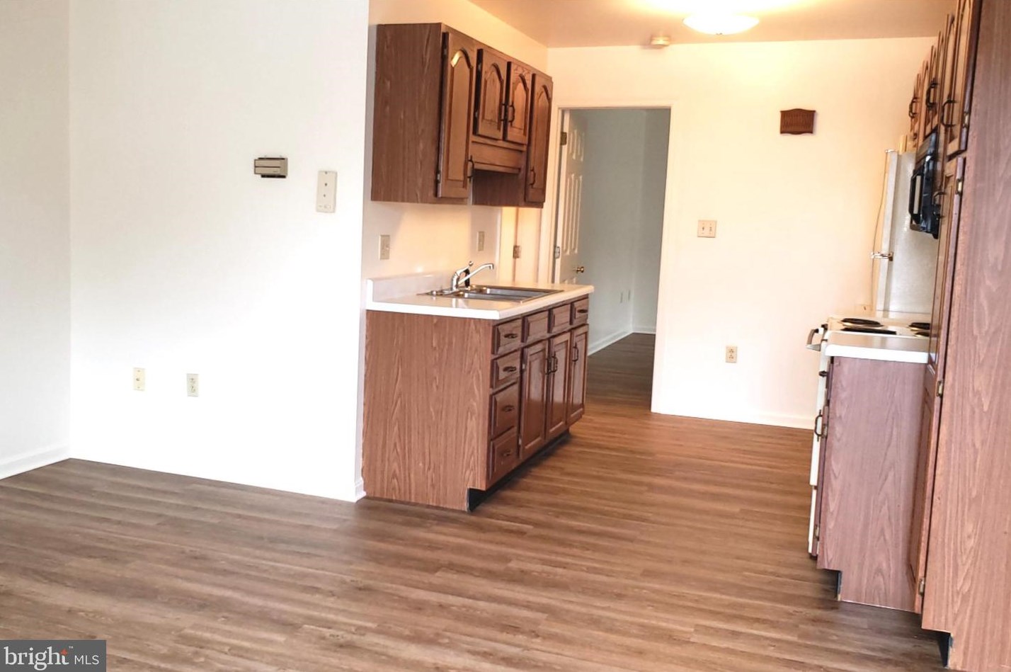 121 S 3rd St #4, Oxford, PA 19363