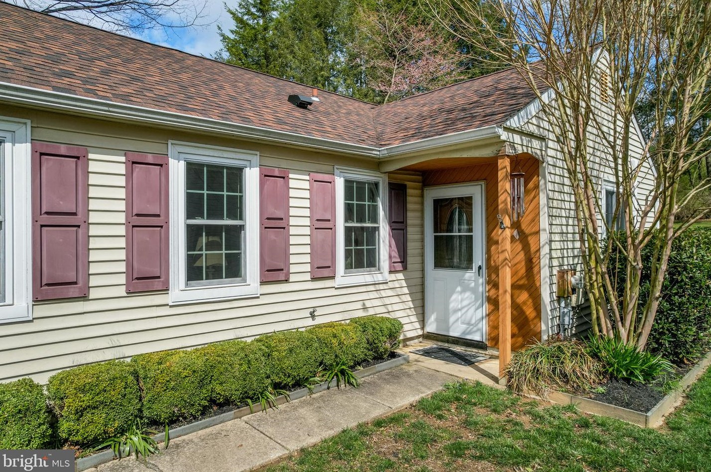 1205 New Hampshire Ln, Downingtown, PA 19335