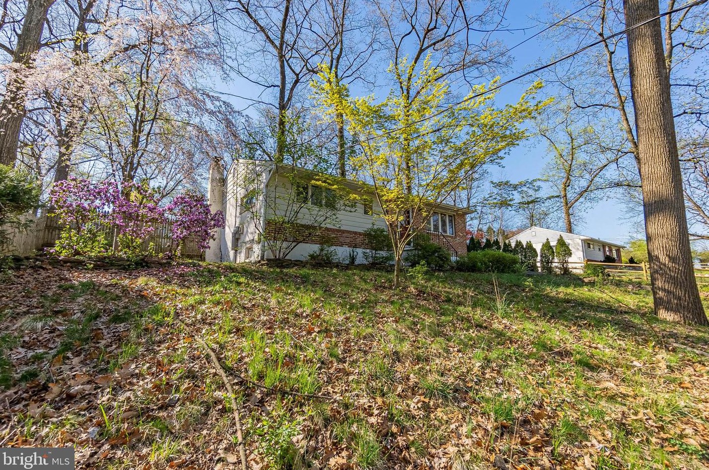 1292 Samuel Rd, West Chester, PA 19380-1065