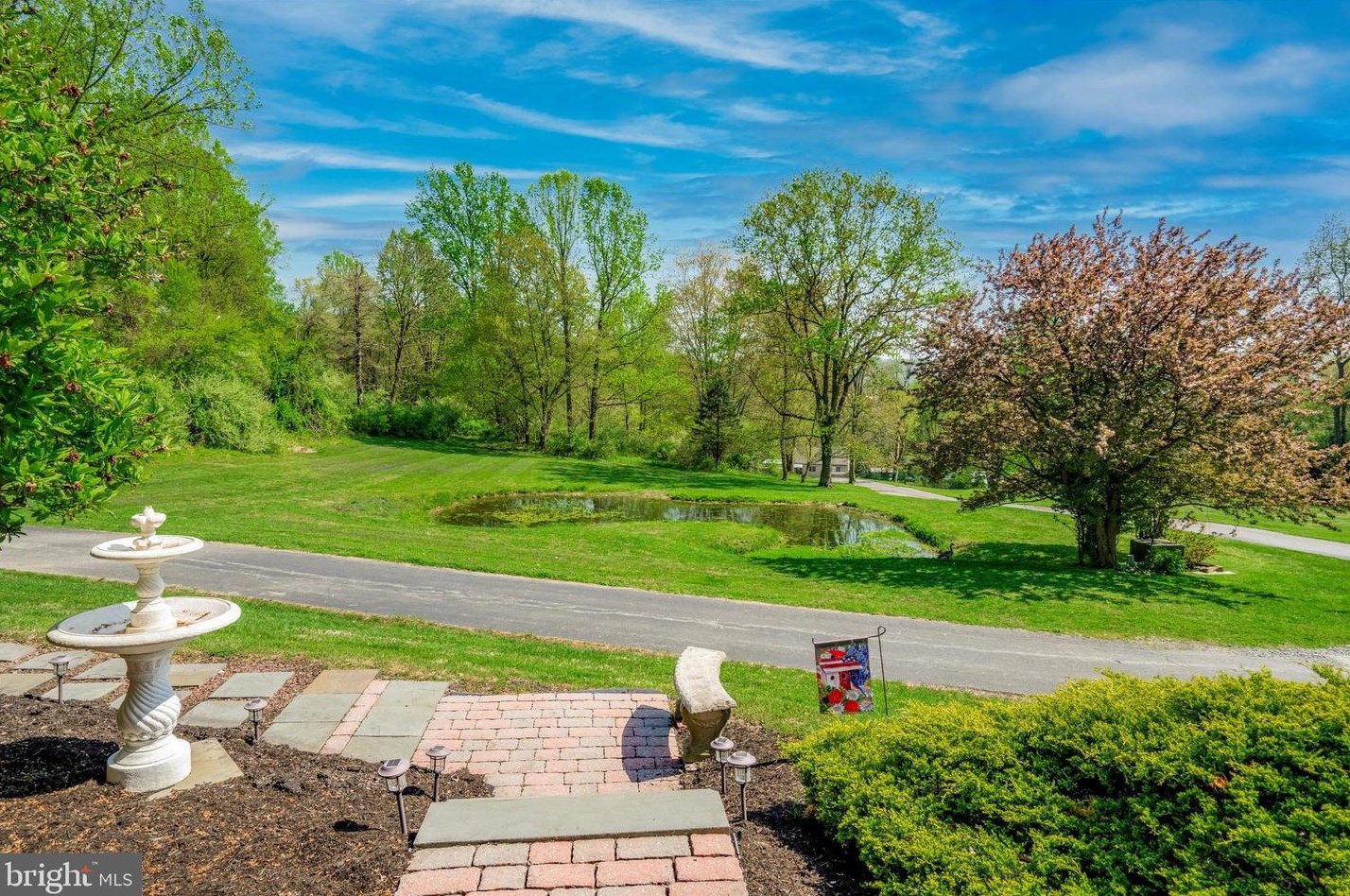 34 Overhill Rd, Romansville, PA 19320-3930