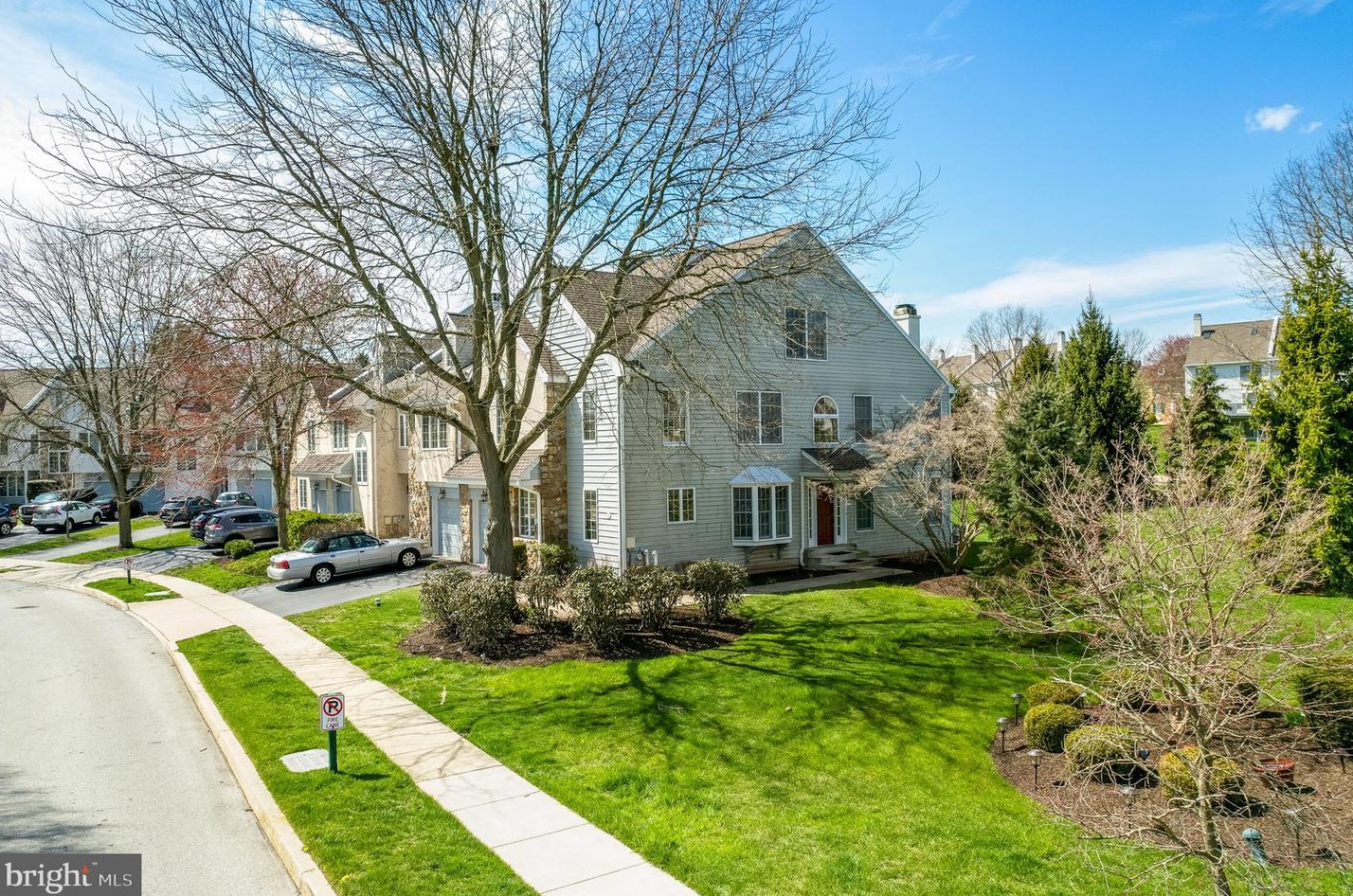 51 Buttonwood Dr, Exton, PA 19341-2061
