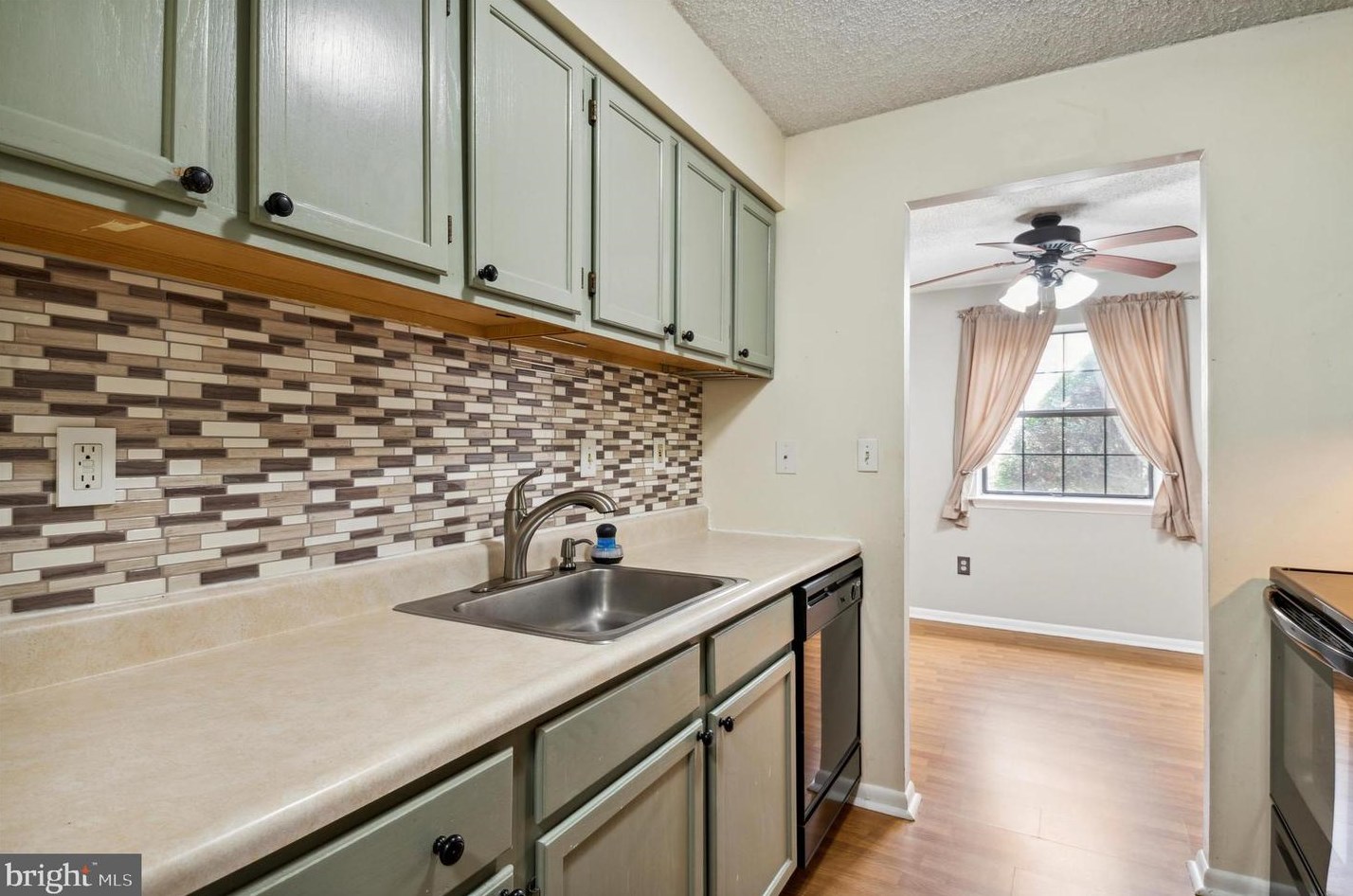 3005 Valley Dr, West Chester, PA 19382-6346