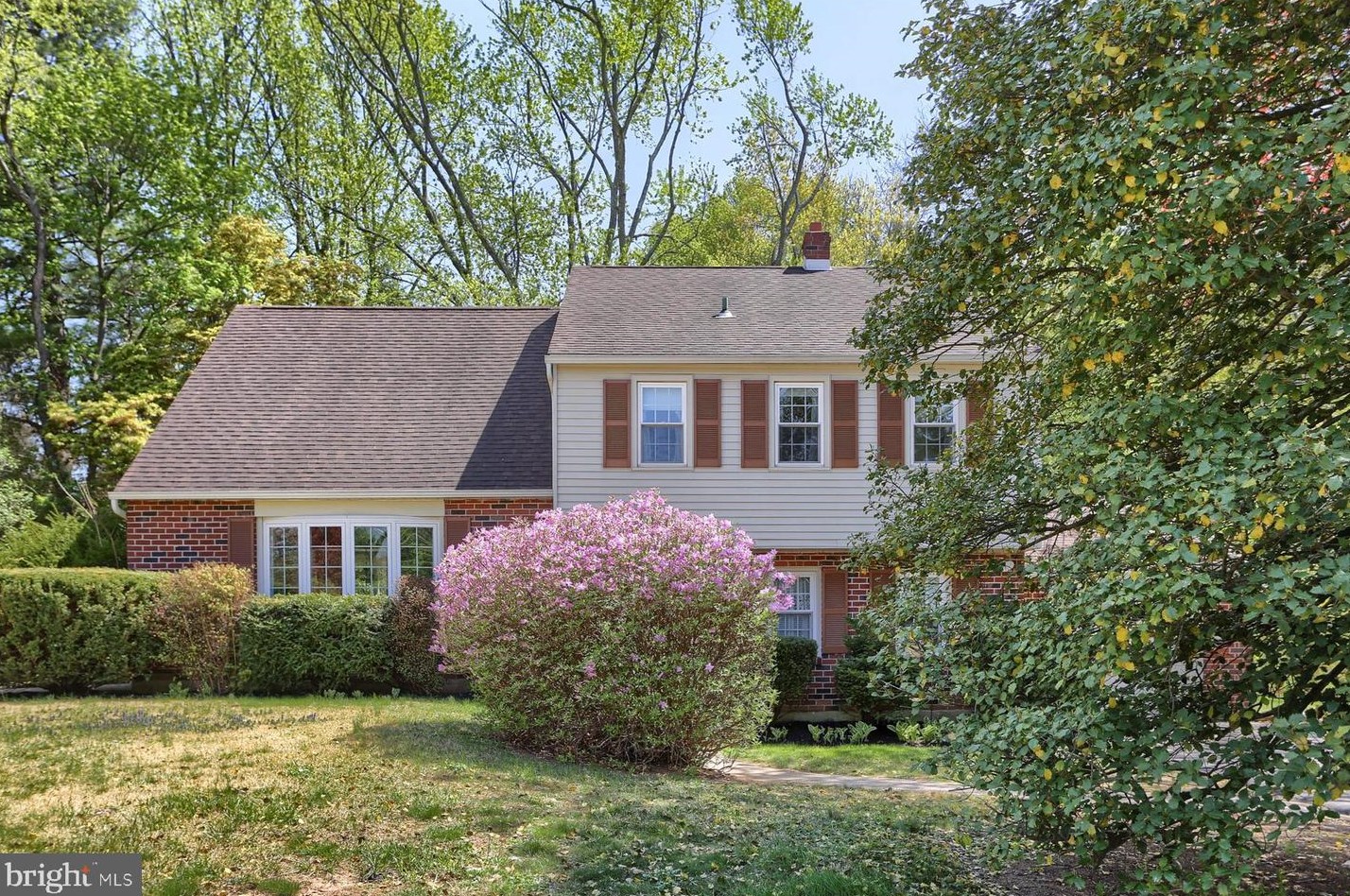 1410 Hunters Ln, West Chester, PA 19380-1318