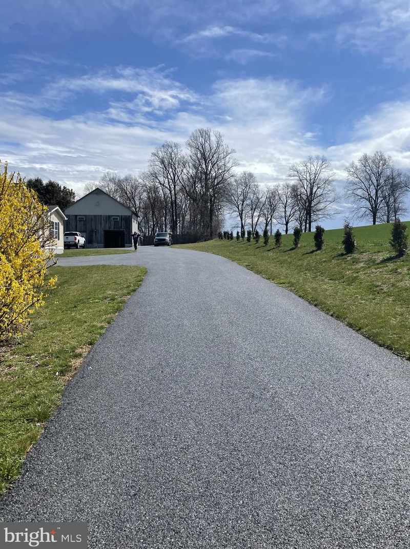 561 Hamilton Rd, Cochranville, PA 19330
