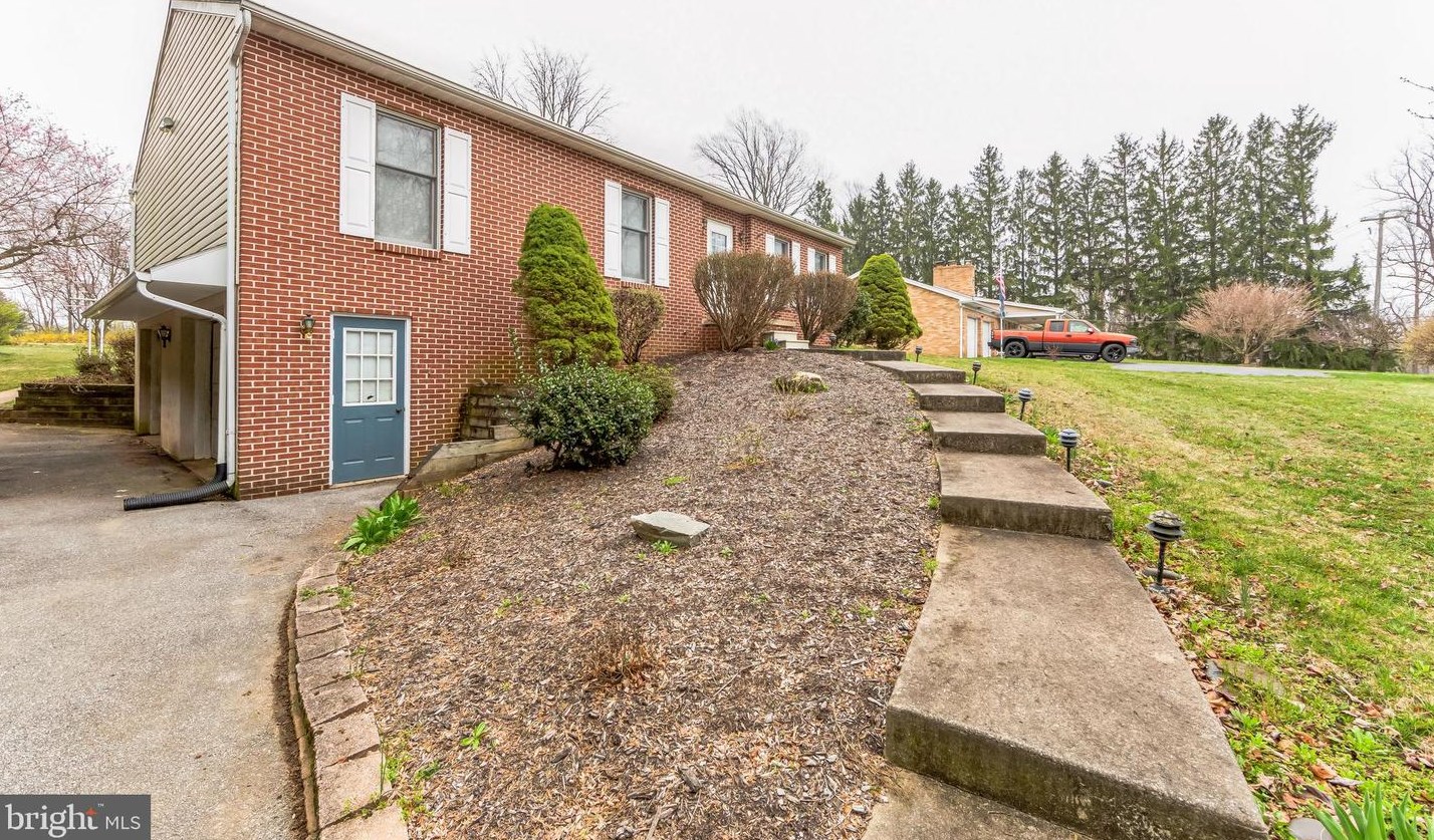 1208 Osborne Rd, Downingtown, PA 19335