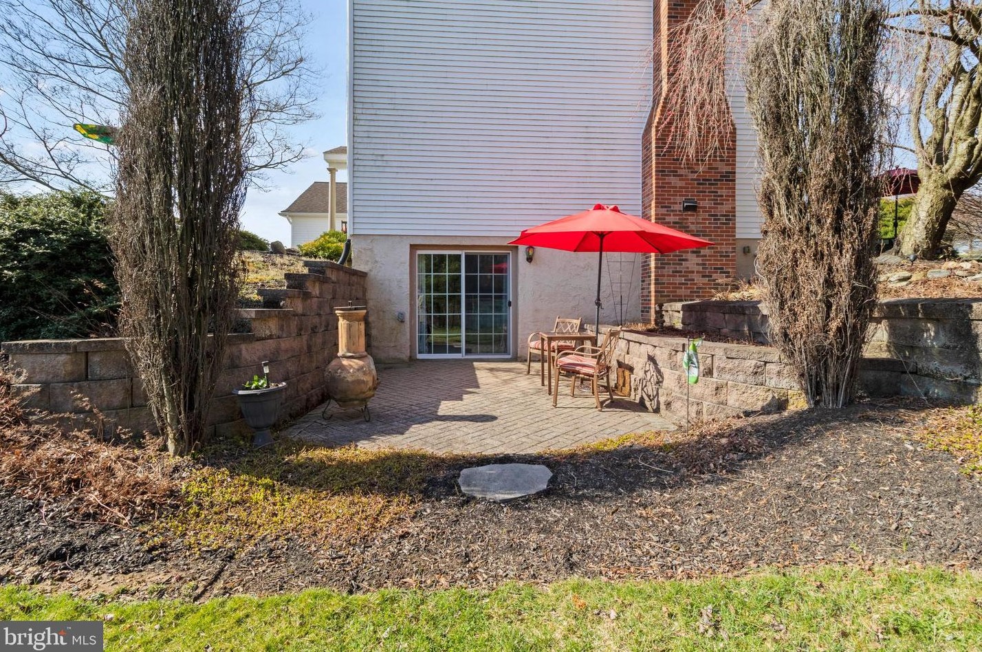 106 Freedom Vly Cir, Romansville PA  19320-1358 exterior