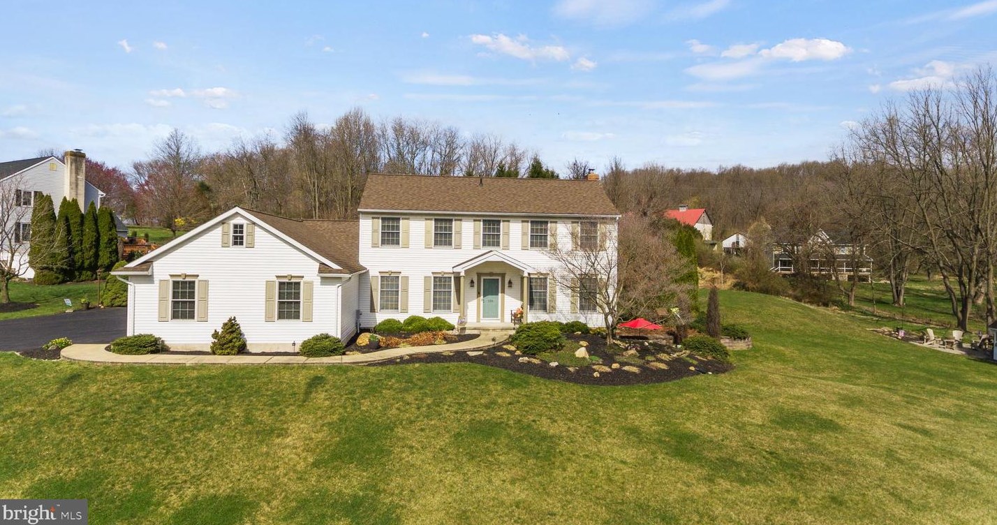 106 Freedom Vly Cir, Romansville PA  19320-1358 exterior