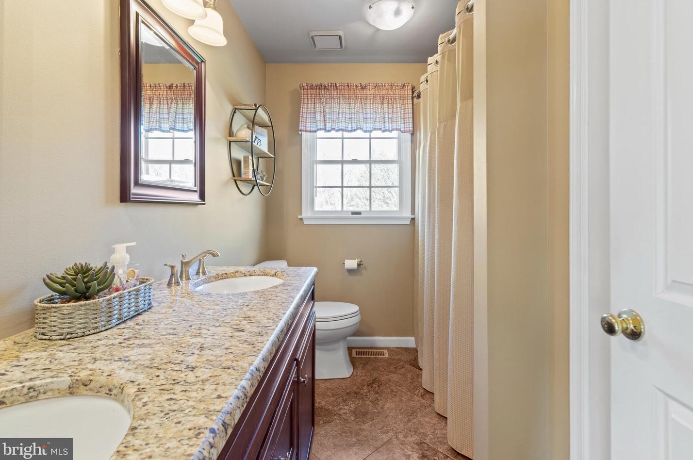 106 Freedom Vly Cir, Romansville PA  19320-1358 exterior