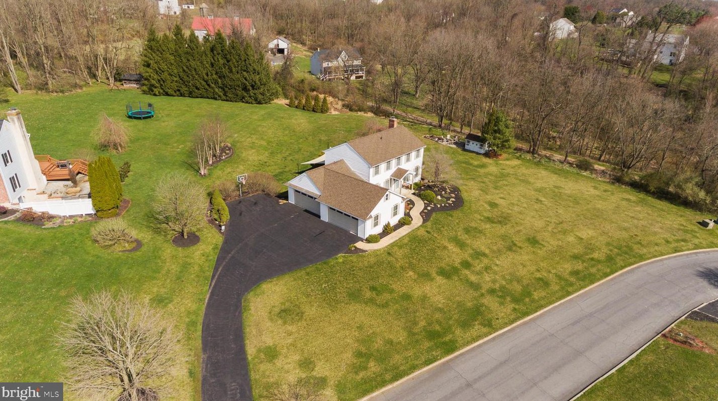 106 Freedom Vly Cir, Romansville PA  19320-1358 exterior