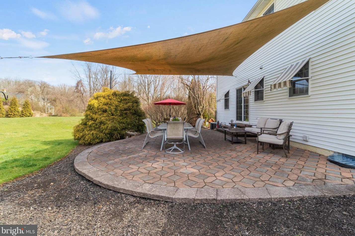 106 Freedom Vly Cir, Romansville PA  19320-1358 exterior