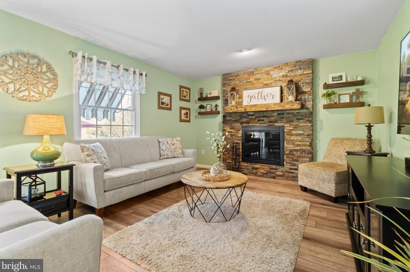 106 Freedom Vly Cir, Romansville PA  19320-1358 exterior