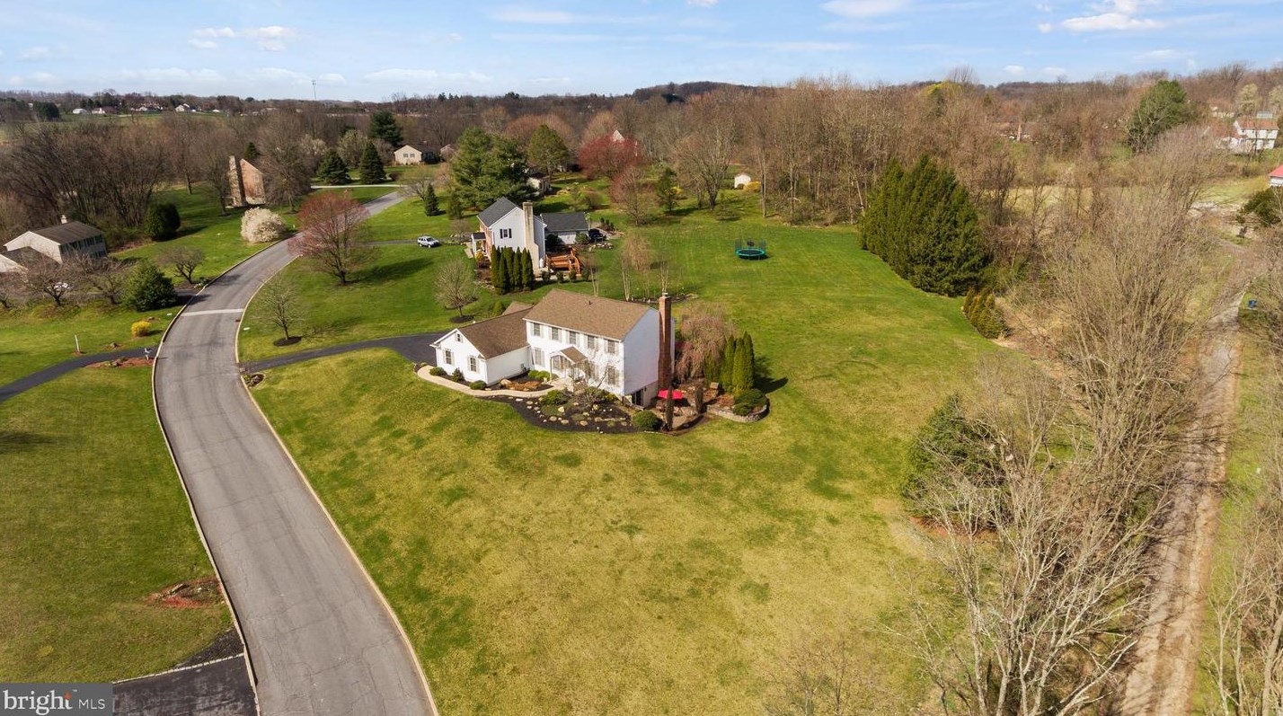 106 Freedom Vly Cir, Romansville PA  19320-1358 exterior