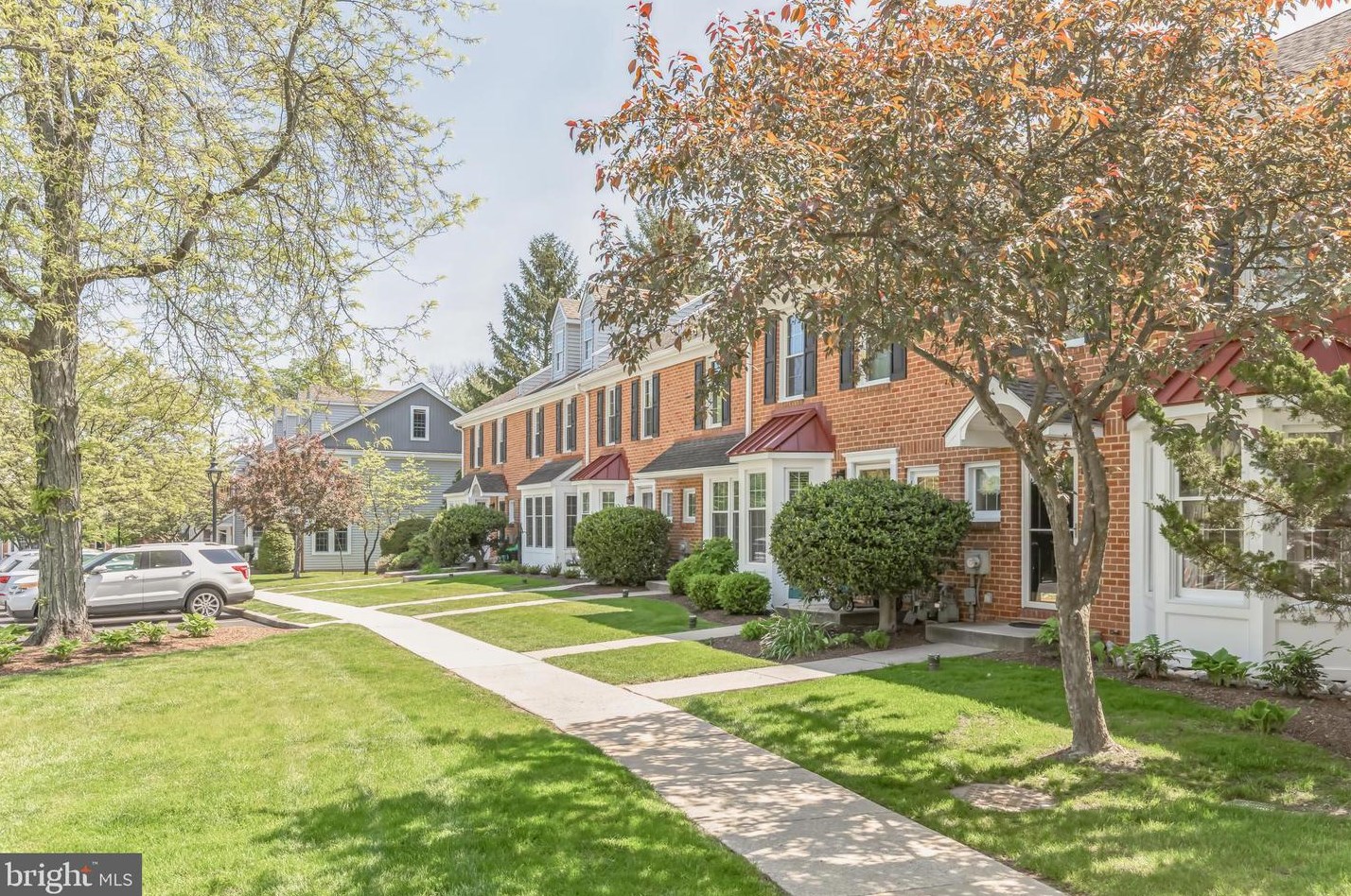 827 Durant Ct, West Chester, PA 19380-1721