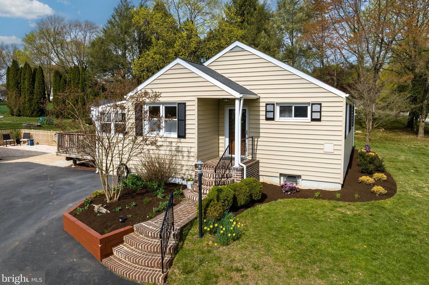 915 Oakbourne Rd, West Chester, PA 19382-7515