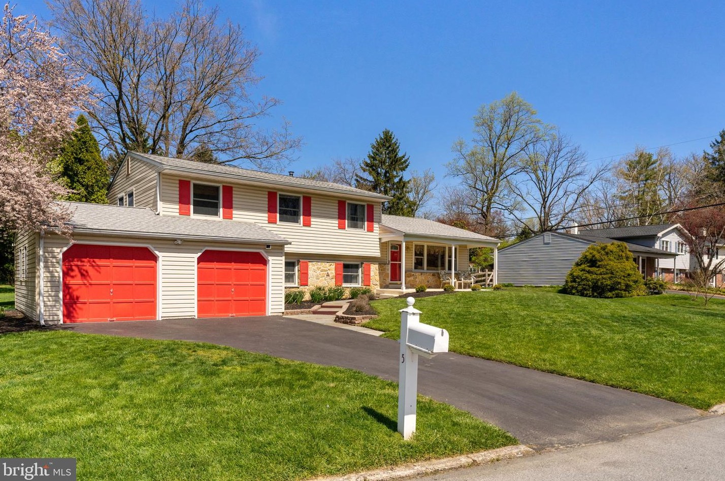 5 Winding Way, Frazer, PA 19355