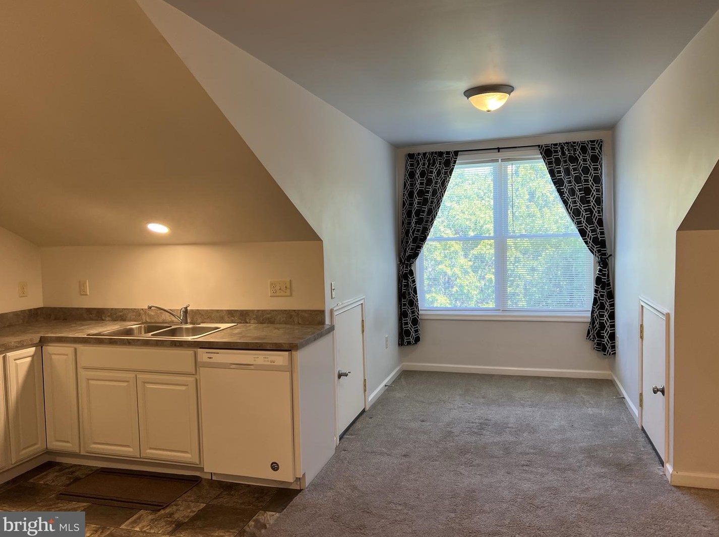 736 Commercial Ln #22, Honey Brook, PA 19344