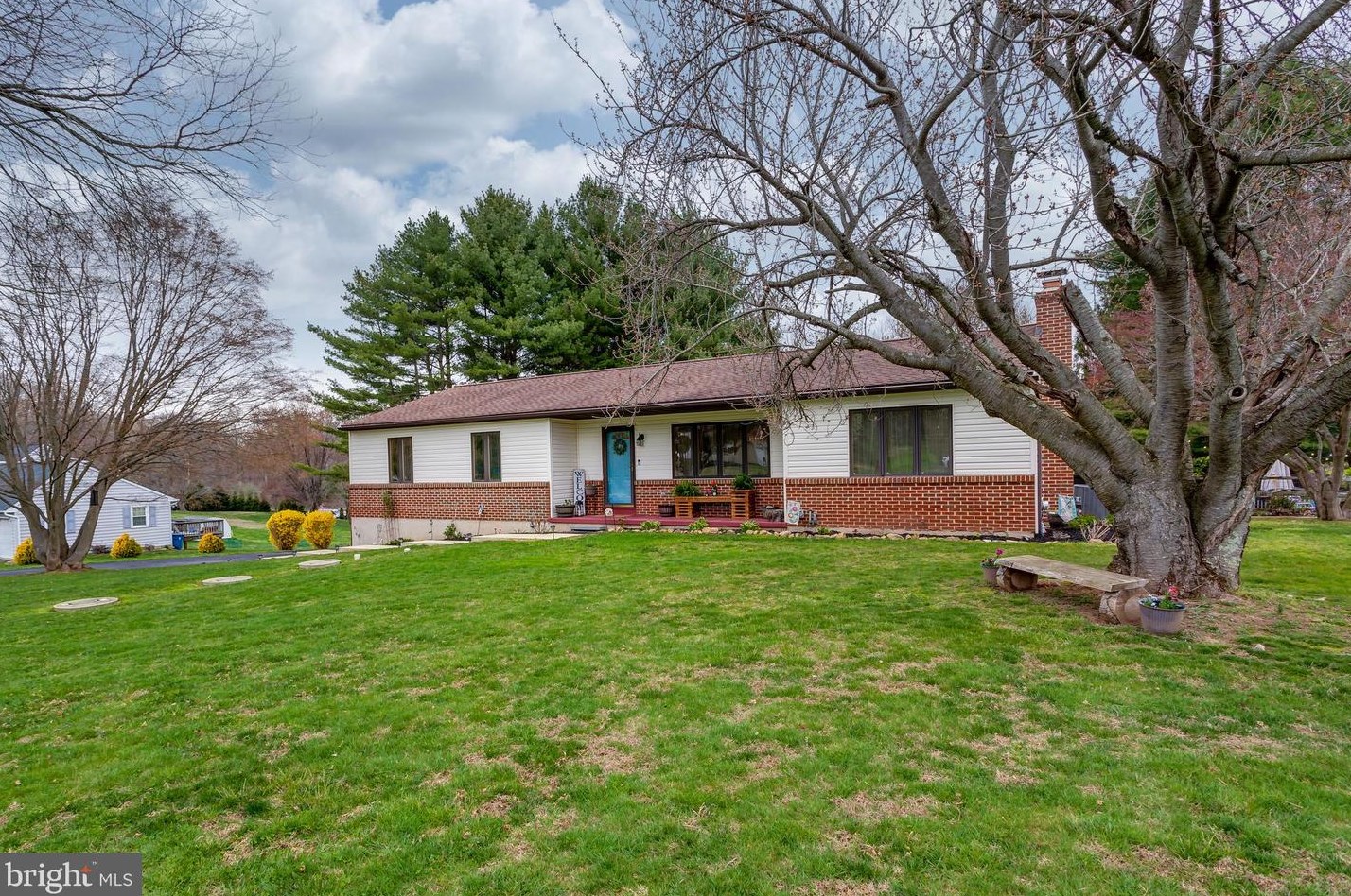 113 Galloping Hill Rd, New London Township, PA 19352-1312