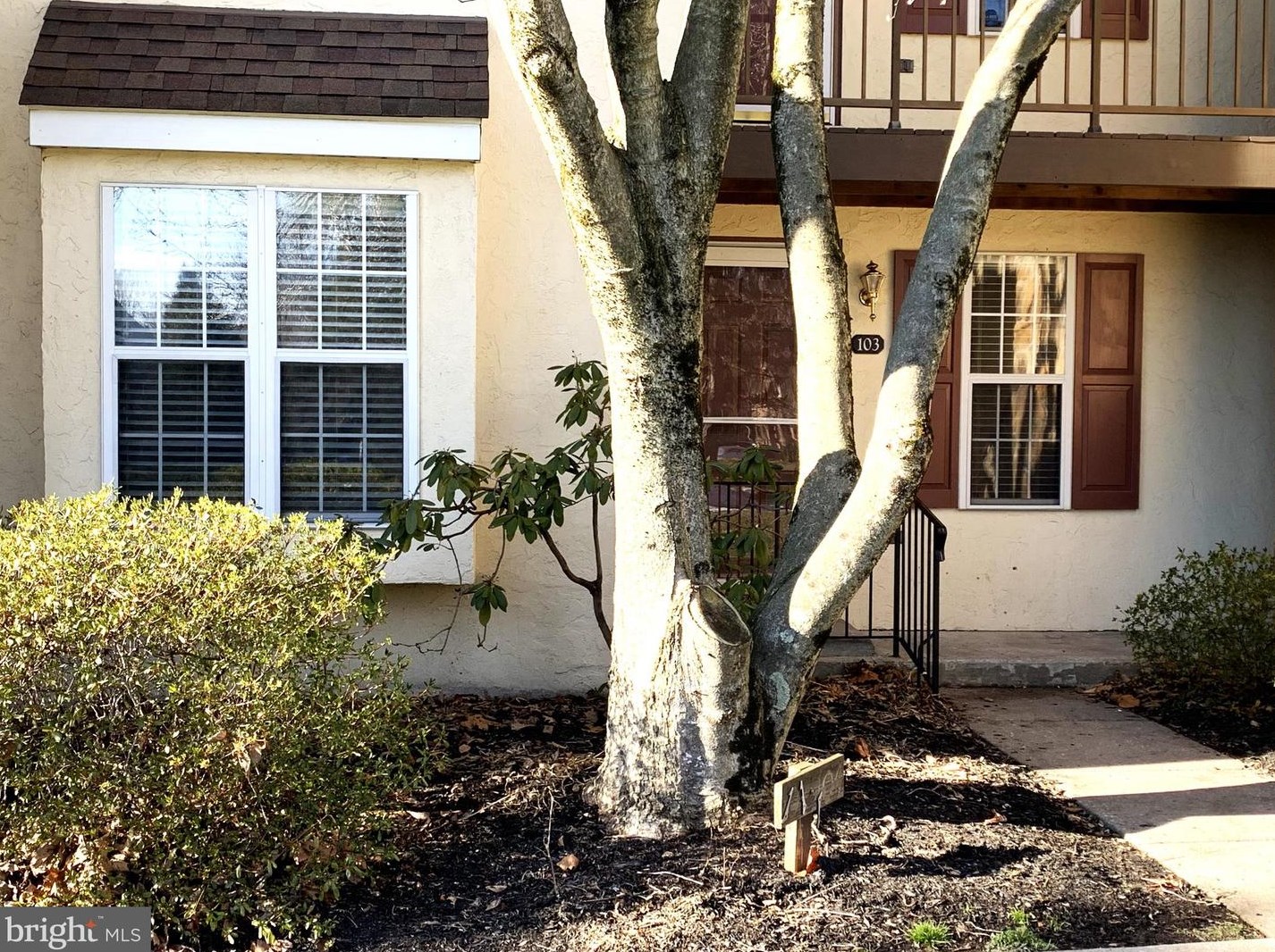 103 Valley Stream Cir, Wayne, PA 19087