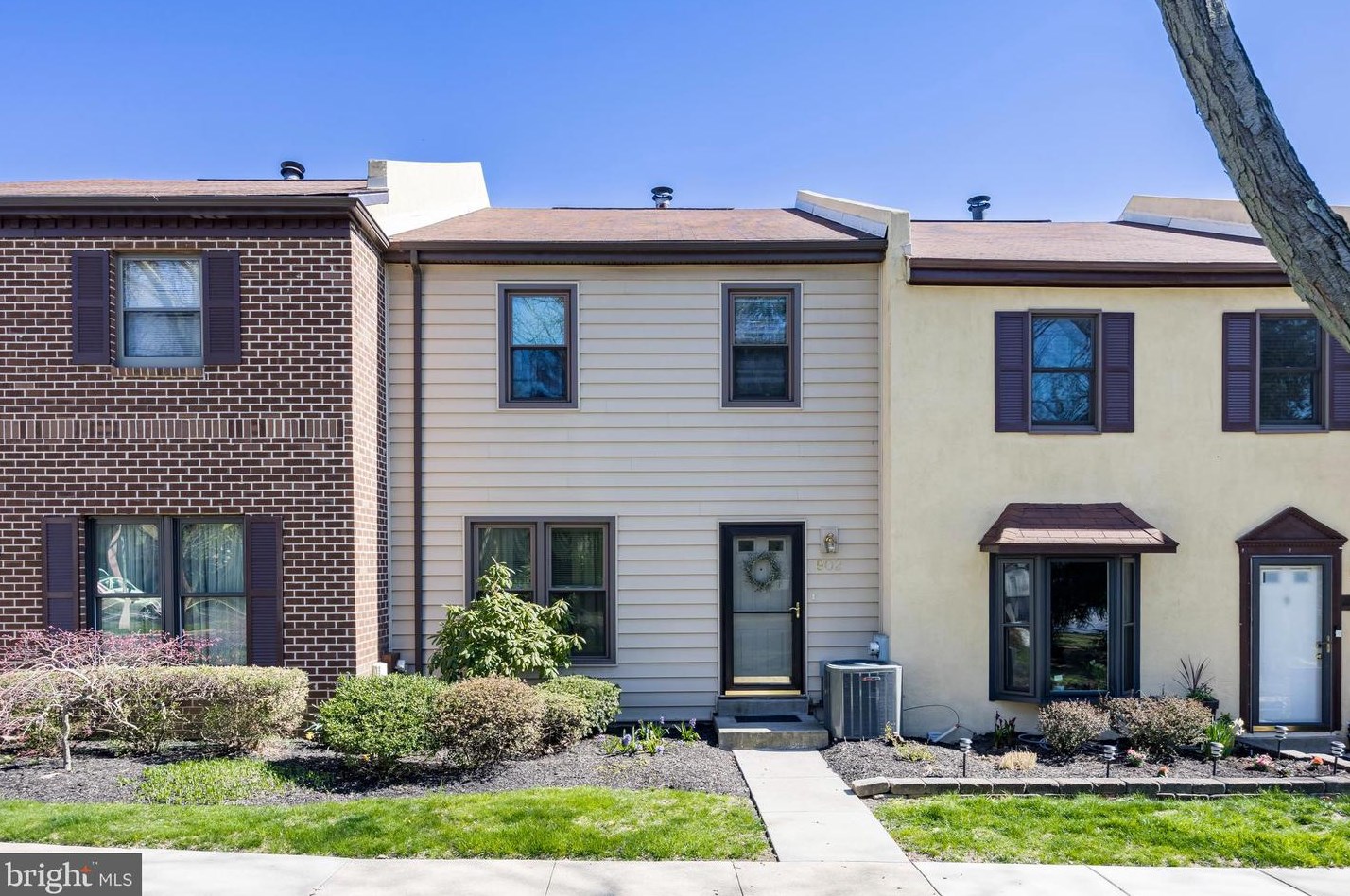 902 Whitehall Ct, Chester Springs, PA 19425-8704