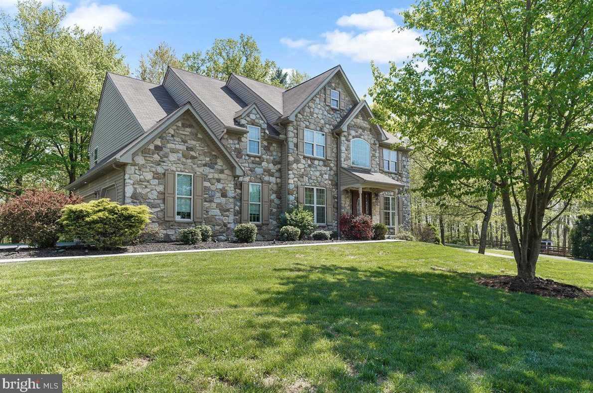 176 Paper Mill Cir, New London Township, PA 19352-9433