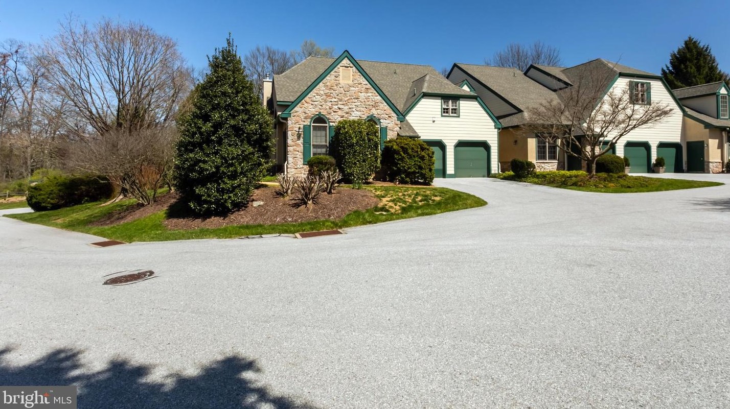1267 Robynwood Ln, West Chester, PA 19380-5746