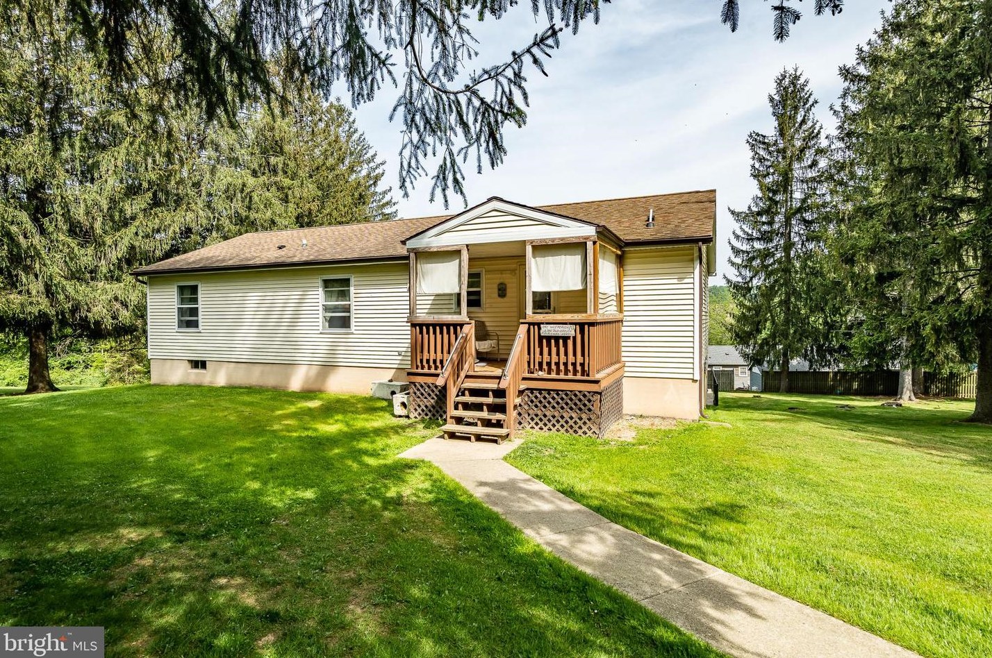 2821 Hill Camp Rd, Pottstown, PA 19465-8822