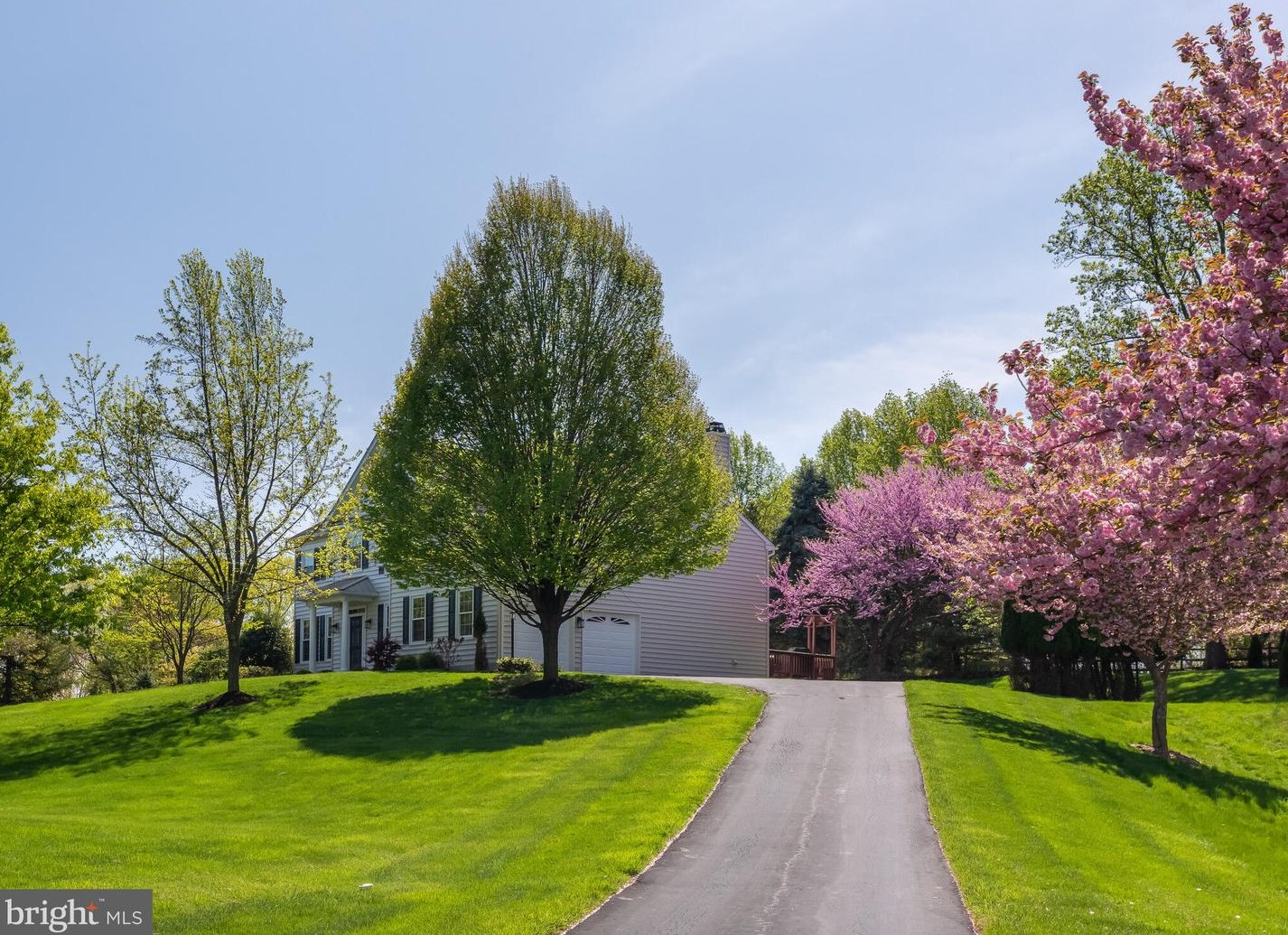 1323 Stonegate Dr, Downingtown, PA 19335