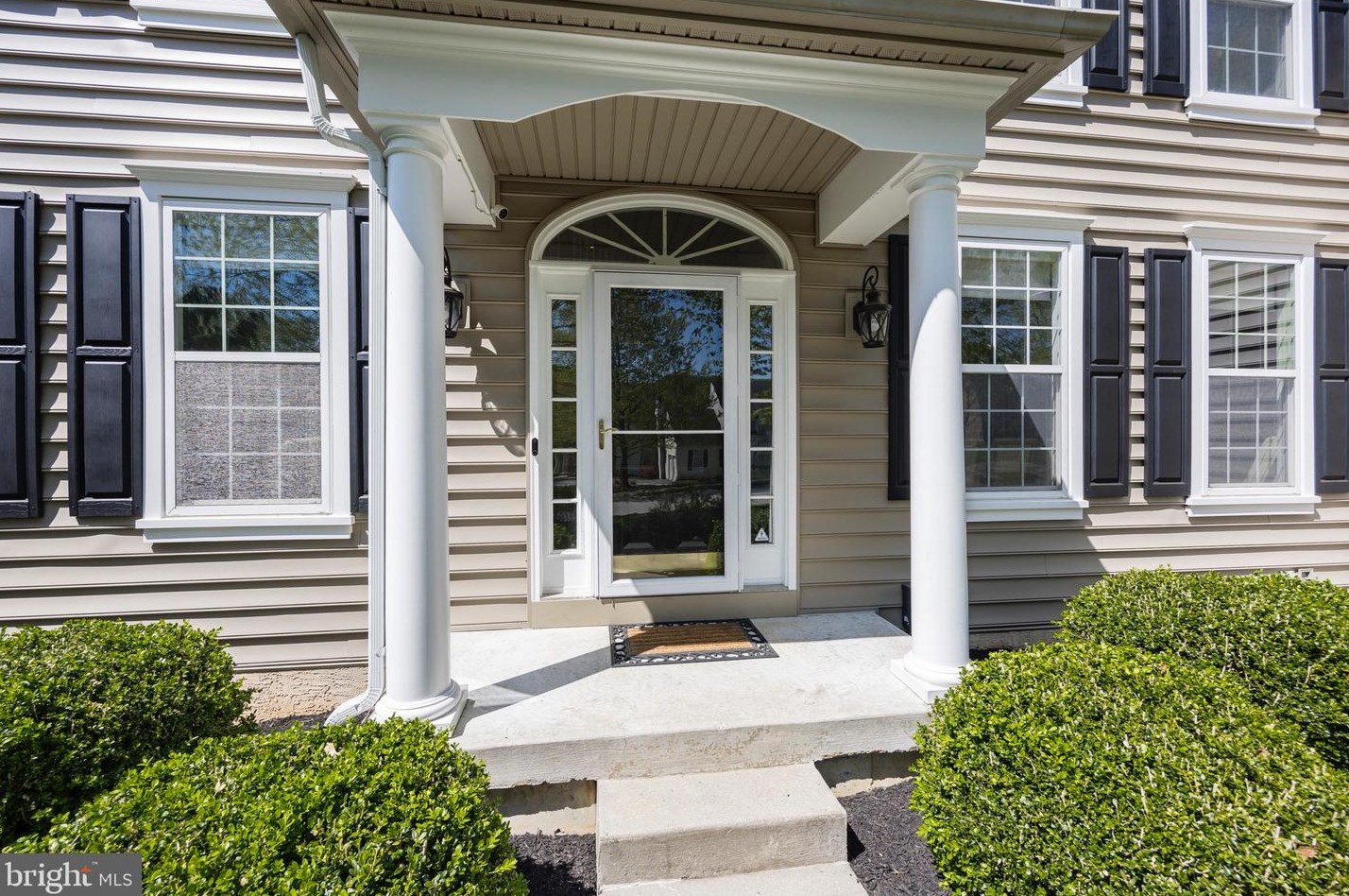 1219 Indian Trail Dr, Downingtown, PA 19335