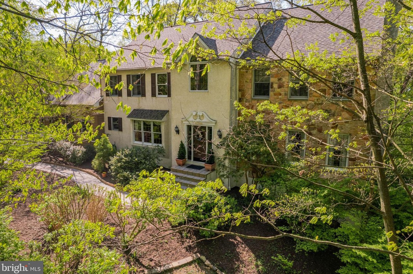 154 Barton Dr, Spring City, PA 19475-3418