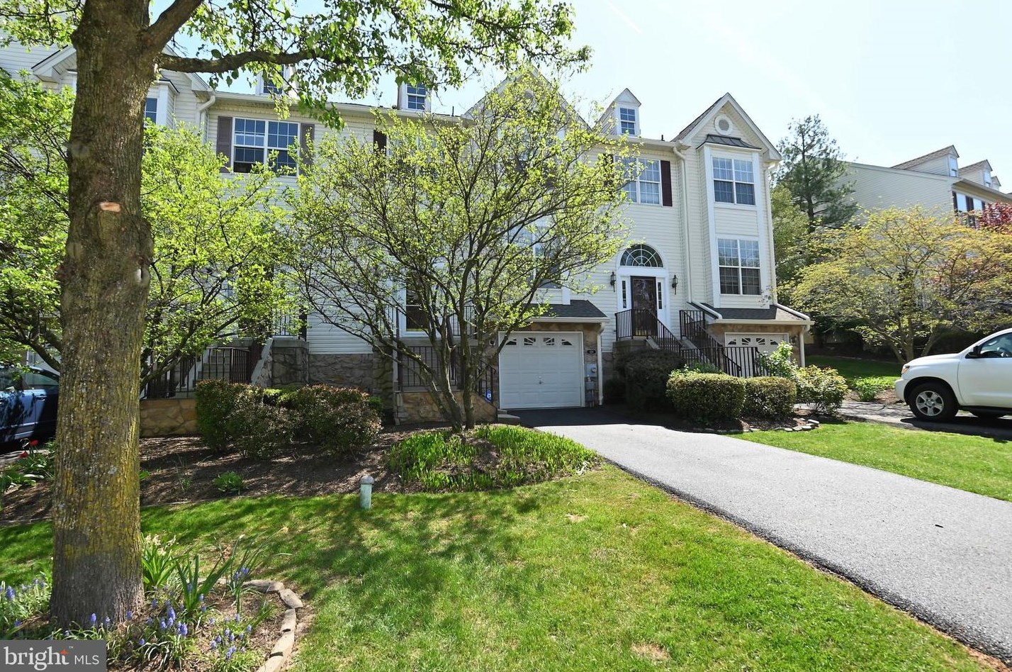 220 Birchwood Dr, West Chester, PA 19380