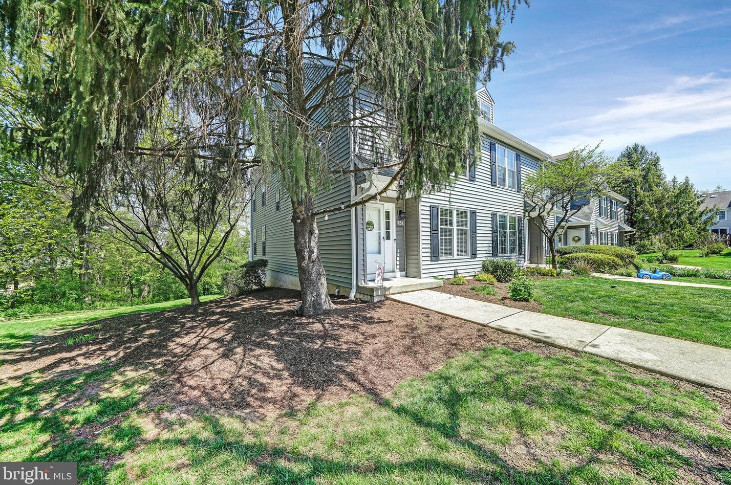 734 Chessie Ct, West Chester, PA 19380-1716